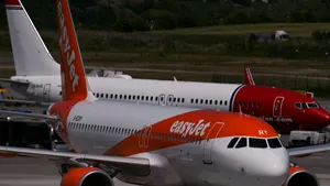 O companie aeriană anulează 80 de zboruri. De ce a luat această decizie
