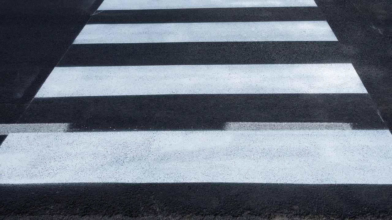 Un nou accident GRAV petrecut pe trecerea de pietoni. O femeie din Cluj-Napoca a fost spulberată pe culoarea verde de o maşină care se deplasa cu viteză mare