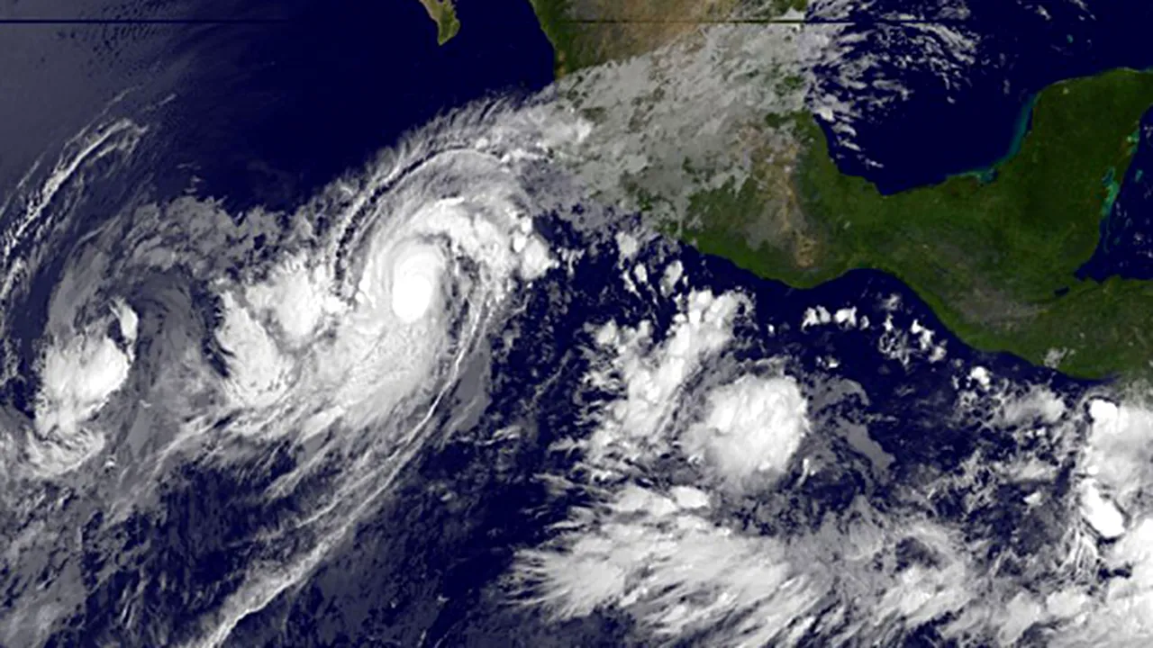 Uraganul Jova scade în intensitate la apropierea de litoralul mexican