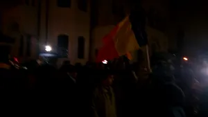 Protest în faţa Palatului Cotroceni. Fostul ofiţer SRI Daniel Dragomir şi parlamentarul Liviu Pleşoianu
, printre protestatari | FOTO, VIDEO