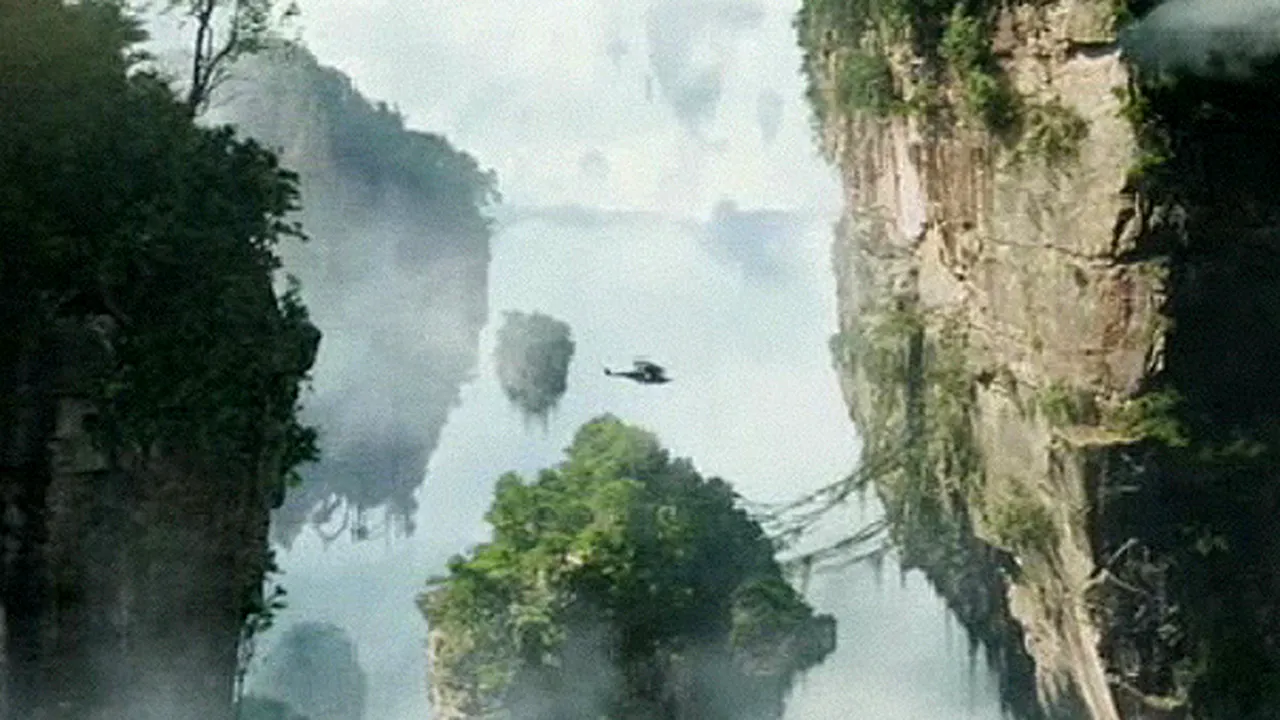 Un vârf muntos din China, redenumit după munţii plutitori din 