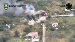 Artileria ucraineană nu ratează nicio lovitură: a distrus un tanc BMP-1 şi o bază rusească

