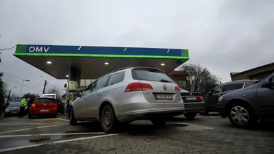 SOCIAL Motorina, mai scumpă pe drumul spre mare: șoferii plătesc mai mult pe Autostrada Soarelui decât în alte orașe din țară