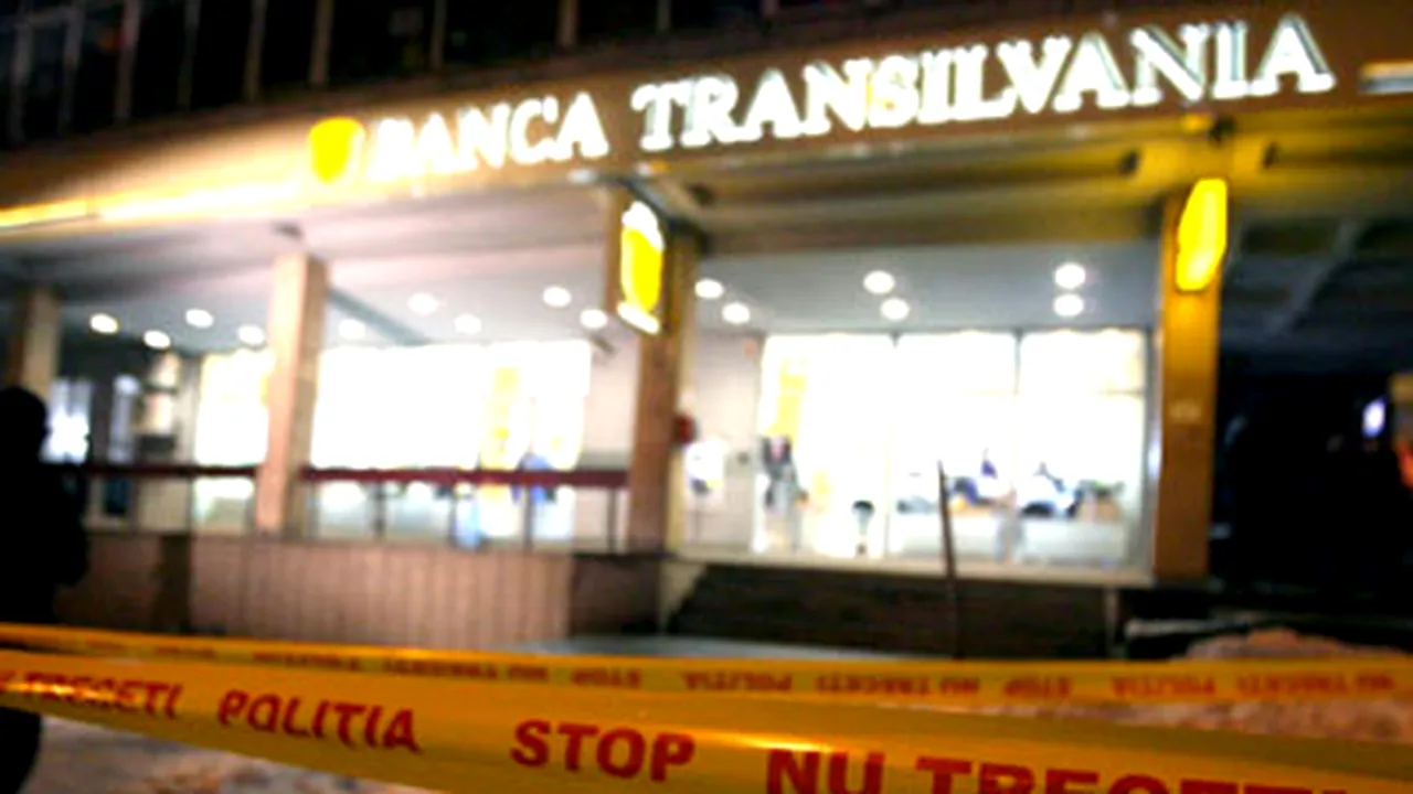 Paznicul de la Banca Transilvania avea un pistol cu electroşocuri