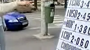 Două familii, înşelate de afişajul casei de schimb