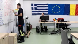„Nicio țară nu poate face față singură”. Cum funcționează „plasa de siguranță” anti-incendii a Europei. 777 de pompieri sunt trimiși în zonele de risc înainte de marile incendii