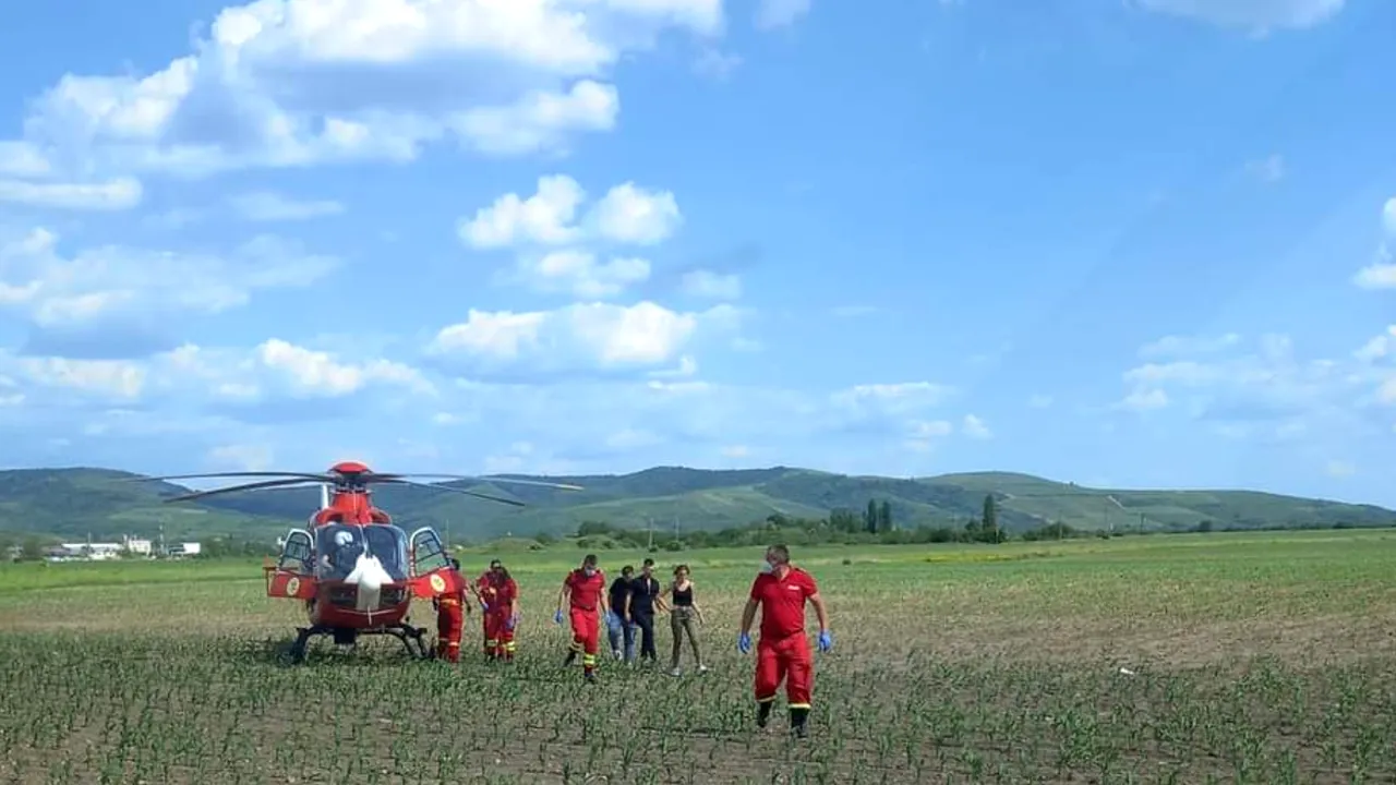 Prăbuşire cu parapanta, în judeţul Arad. Bărbatul este în stare gravă