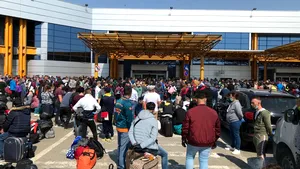 Aproximativ 100 de români, inclusiv muncitori sezonieri, au fost aduşi în ţară din Germania cu o cursă specială