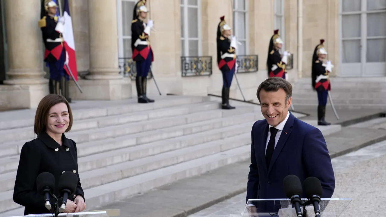 Emmanuel Macron a luat legătura cu Maia Sandu. Franţa nu lasă Republica Moldova la greu