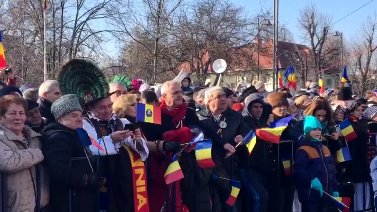 Gabriela Firea, Liviu Dragnea şi Călin Popescu Tăriceanu, în public la parada de 1 Decembrie/ Firea: 