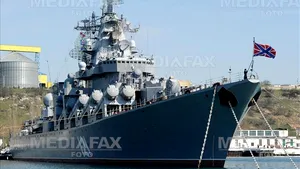 Nava sfidată de garnizoana de pe Insula Şerpilor a fost lovită de forţele ucrainene. Rusia are altă variantă, o explozie de muniţie