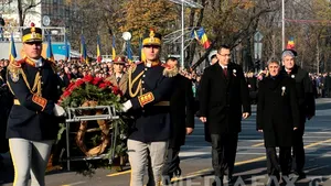 Ponta îl felicită pe Duşa pentru organizarea paradei militare din Bucureşti