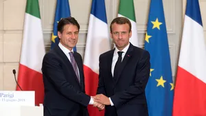 Emmanuel Macron a avut o întâlnire secretă cu Giuseppe Conte pe tema imigraţiei - La Repubblica