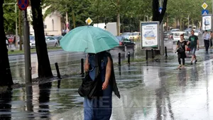 Vreme instabilă şi temperaturi în scădere în următoarele zile în România