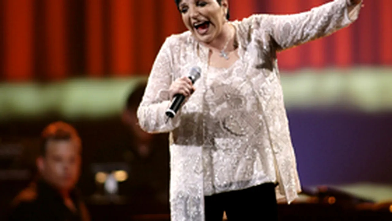 Liza Minnelli s-a prăbuşit pe scenă în Suedia