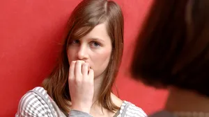 Dezgustătoare pentru ceilalţi sau dăunătoare pentru tine: Obiceiurile nesănătoase de care trebuie să scapi