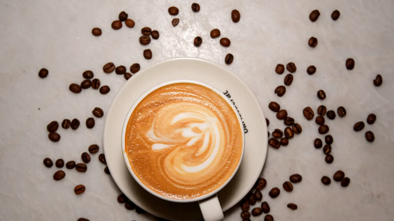 Consumi cafea zilnic? Un studiu pe 350.000 de oameni vine cu vești încurajatoare