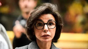 Fostă ministră din Franța, dar și actual primar al unui arondisment din Paris, judecată pentru corupție. Și-ar putea pierde funcția