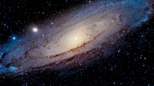Galaxia vecină Andromeda este mai 