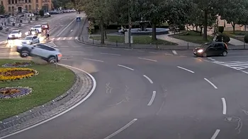 SOCIAL Șoferul care a omorât doi pietoni în centrul Brașovului și-ar fi întrerupt tratamentul pentru epilepsie. Poliția: Știa că afecțiunea i-ar putea agrava starea | A fost reținut pentru 24 de ore