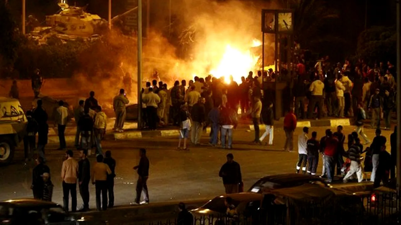 Confruntări între tineri şi poliţie în Algeria, în urma unei tentative de autoincendiere