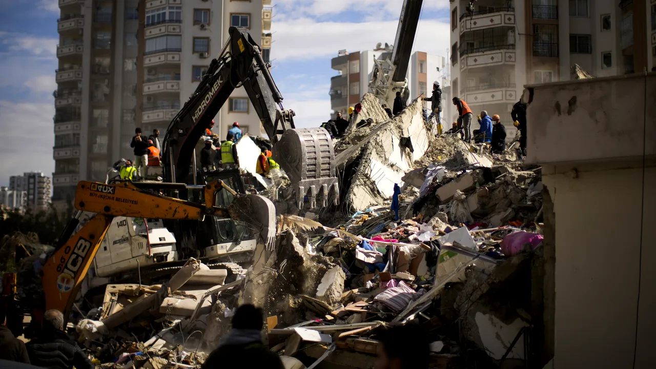 Numărul morţilor după cutremurul din Turcia şi Siria se apropie de 30.000