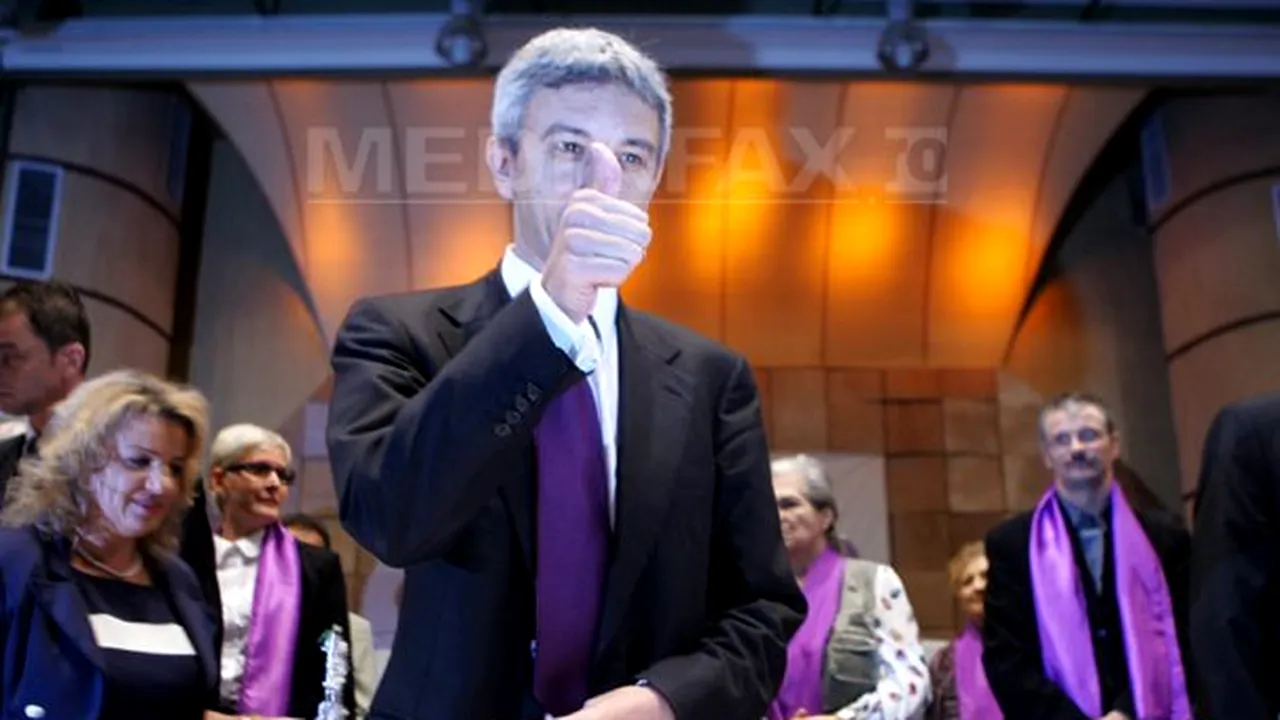 Sute de oameni s-au călcat în picioare şi au devastat corturi electorale ca să primească căciuli şi fulare