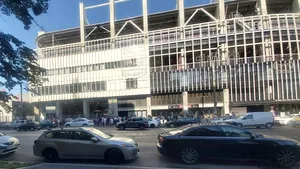 Casele de bilete de la stadionul din Giuleşti, luate cu asalt