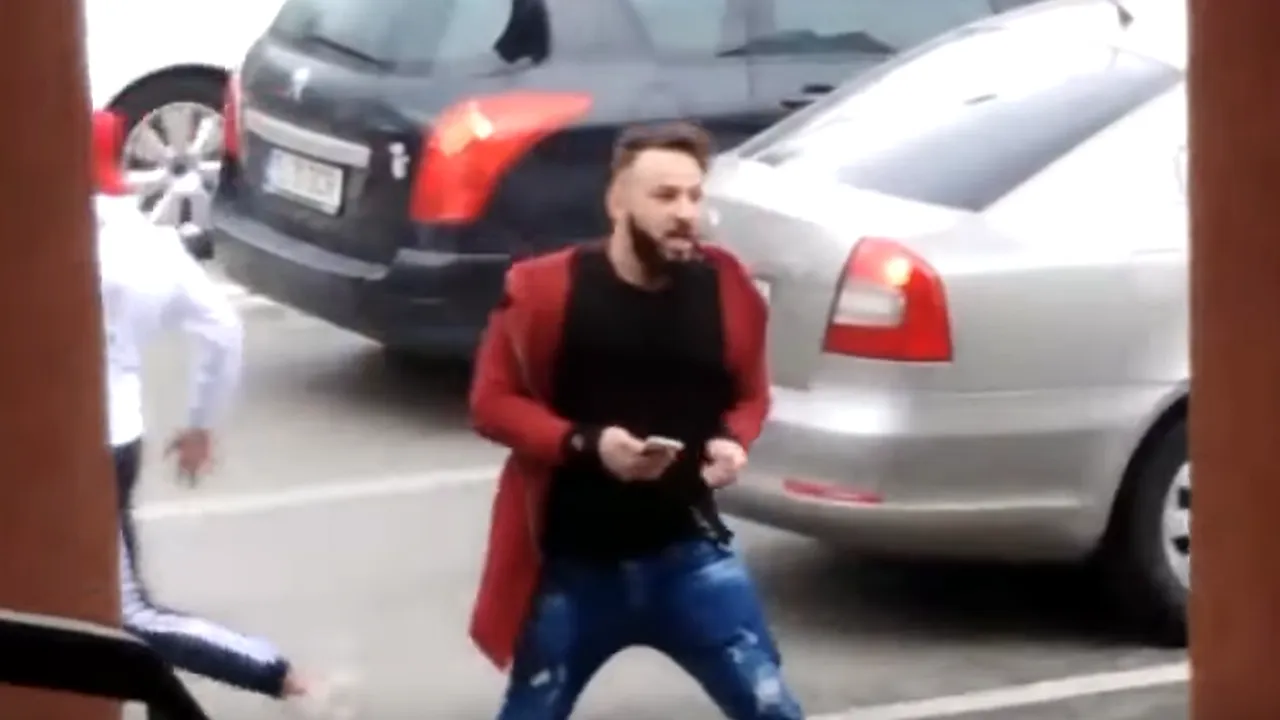 VIDEO - Incident în TRAFIC. Bătaie între mai multe persoane şi poliţişti, după o tamponare, în Tulcea