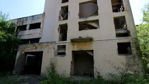 FOTO Fostul Combinat Chimic Făgăraş va fi demolat prin explozie controlată. „Alte 10 clădiri urmează să fie desfiinţate în viitorul apropiat”