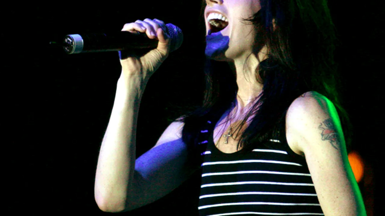 Dolores O'Riordan, solista formaţiei The Cranberries, a murit, la 46 de ani/ BIO: Dolores O'Riordan - voce de mezzosoprană, cu o personalitate rock