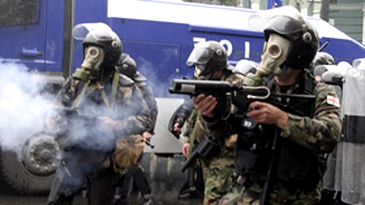 Georgia: Gloanţe de cauciuc pentru dispersarea celei de a doua manifestaţii