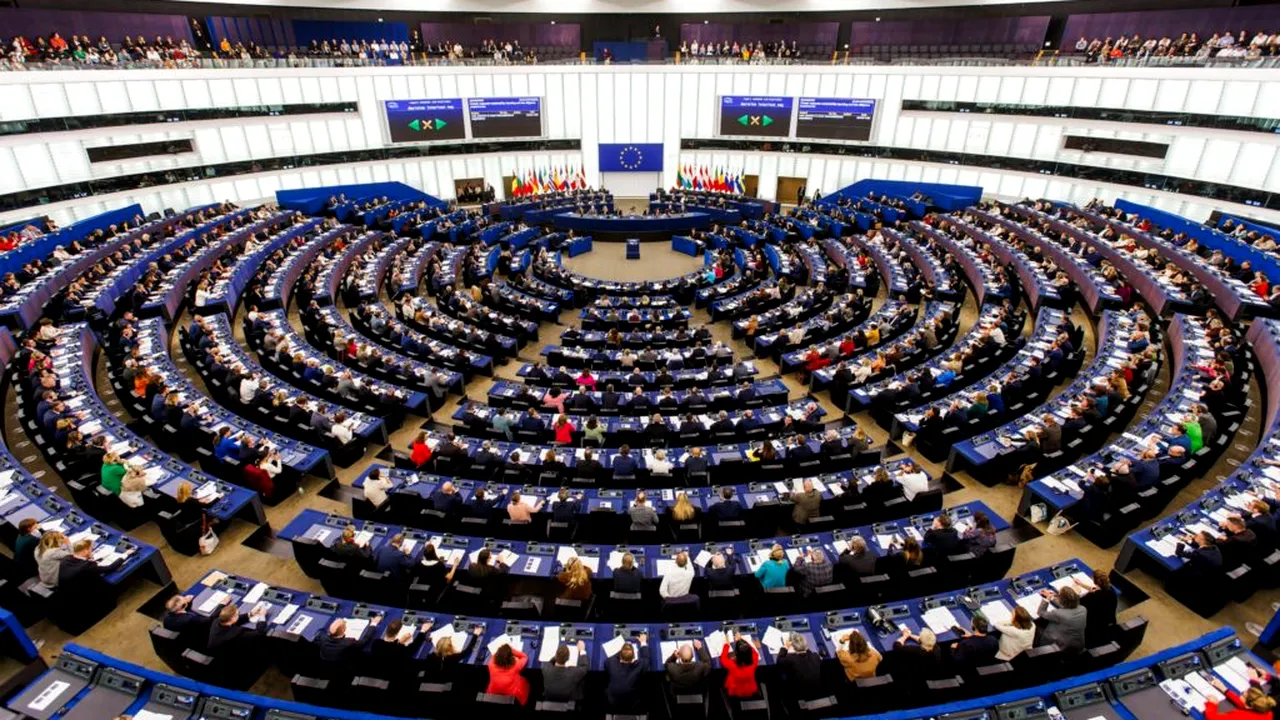 Parlamentul European a aprobat „cooperarea consolidată” pentru sprijinul financiar de 90 de miliarde de euro acordat Ucrainei