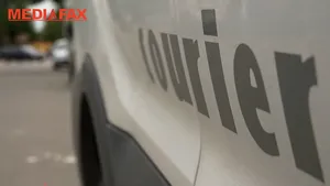 Le-ai dublat comenzile curierilor cât ai stat în izolare, dar nu şi bacşişul / Firmele de curierat spun că au cu 30% mai multe comenzi