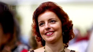 Corina Chiriac şi artişti ai Teatrului de Operetă din Capitală au cântat pentru Amelia Antoniu