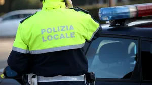 Vremea face ravagii în Italia. Autoturism cu cinci pescari ROMÂNI, căzut într-un râu/ O persoană este dispărută