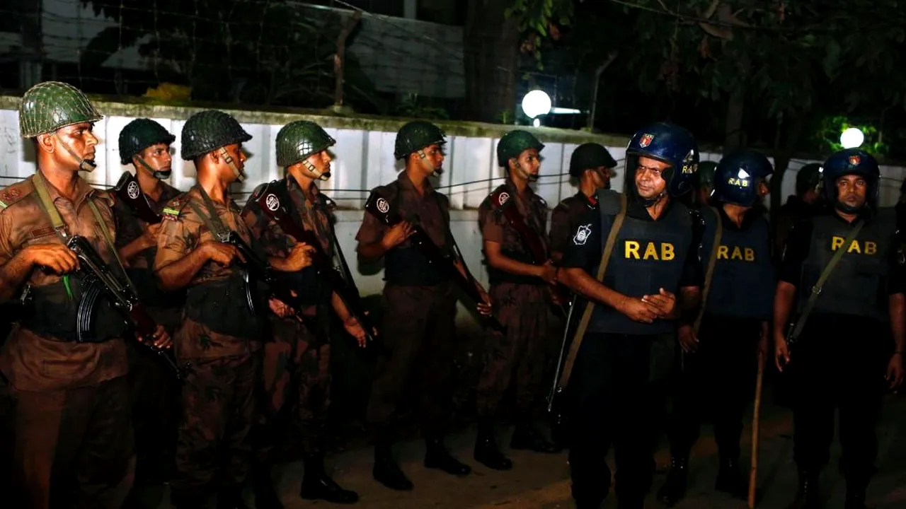 Militanţii islamişti responsabili de cel mai puternic atac terorist din Bangladesh, condamnaţi la moarte