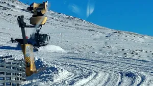 A fost închis drumul către Cota 1400 din Sinaia din cauza zăpezii depuse pe carosabil