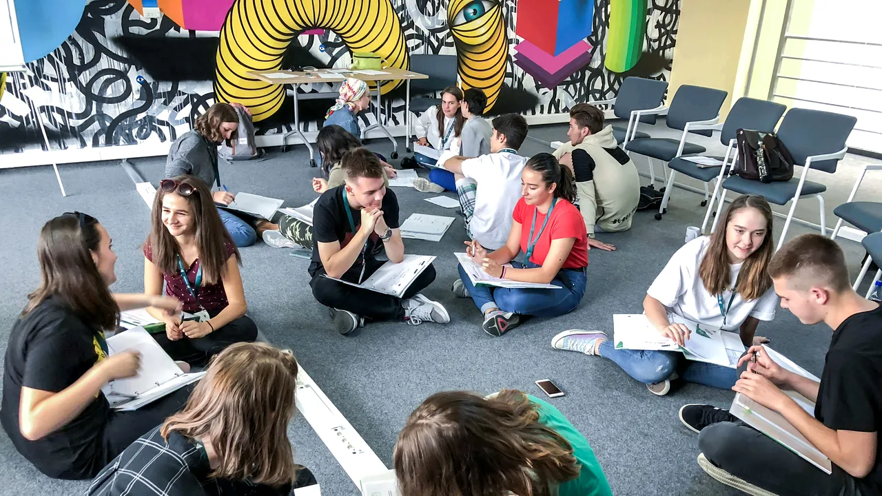 Fundaţia LEADERS lansează înscrierile în programul LEADERS Explore, adresat elevilor de liceu
