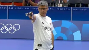 Ştiinţa a aflat cum a reuşit turcul Yusuf Dikec să tragă excepţional cu pistolul ţinându-şi o mână în buzunar