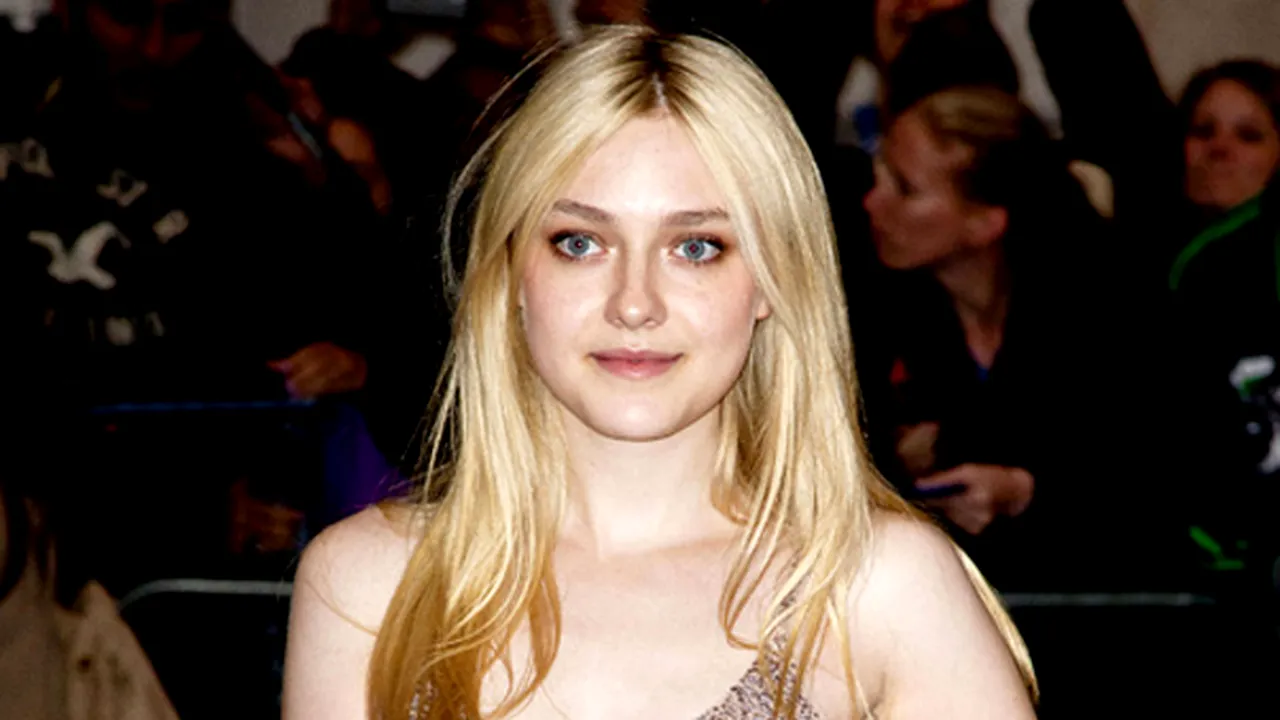 Dakota Fanning, de la copil vedetă la stea în devenire. Cum s-a transformat în timp vedeta din Twilight Saga - GALERIE FOTO