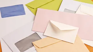 VIDEO Cercetătorii chinezi au inventat hârtia rezistentă la apă şi foc