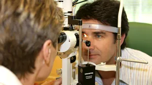 Medic: Glaucomul, boală fără simptome, este a doua cauză de orbire şi impune controale toată viaţa