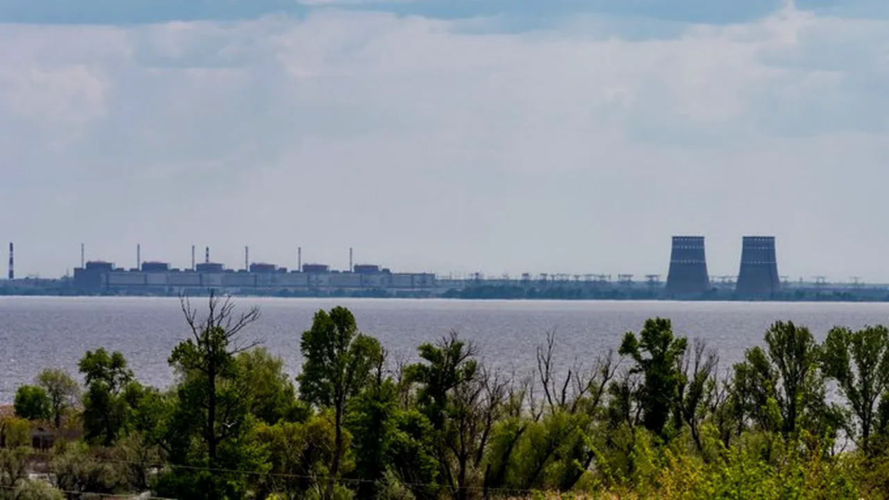 Rusia construiește linii electrice pentru a integra Zaporojie în rețeaua sa energetică