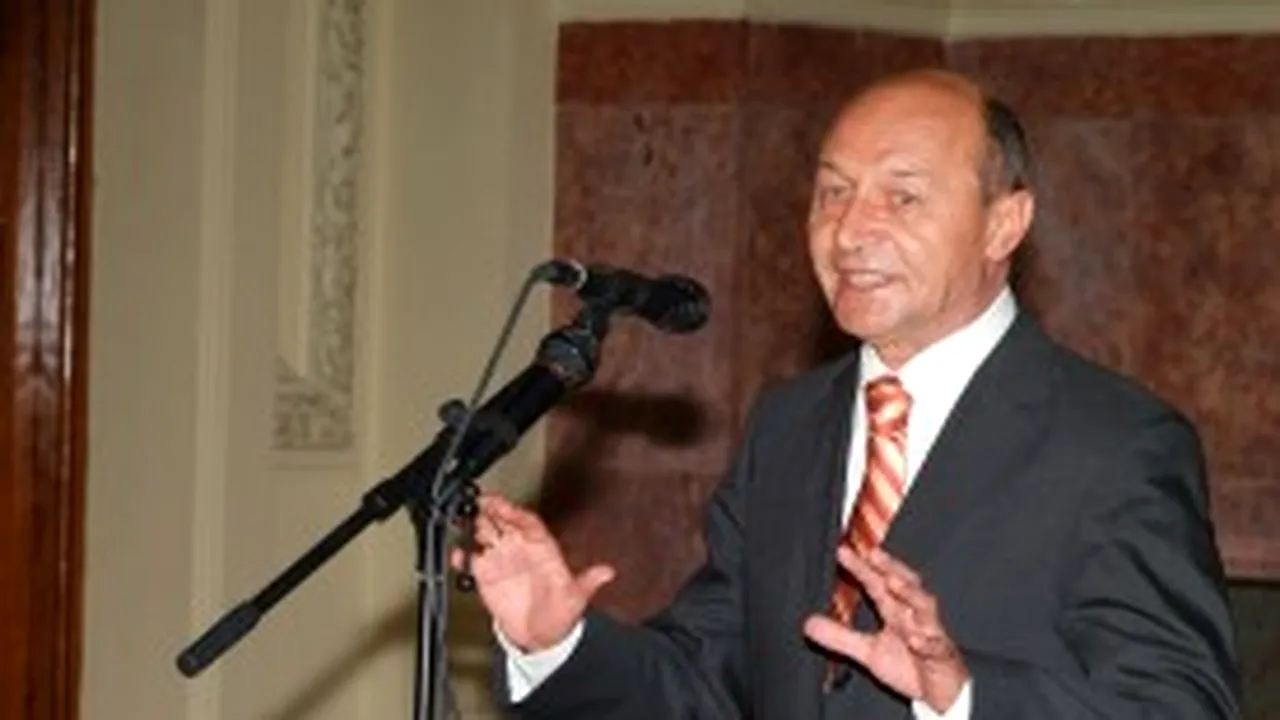 Băsescu a încasat, din indemnizaţie, în 2007, cu 7072 RON în plus faţă de 2006