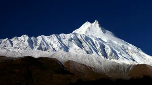 Patru alpinişti, într-o expediţie românească pe Vârful Manaslu, de 8.156 de metri
