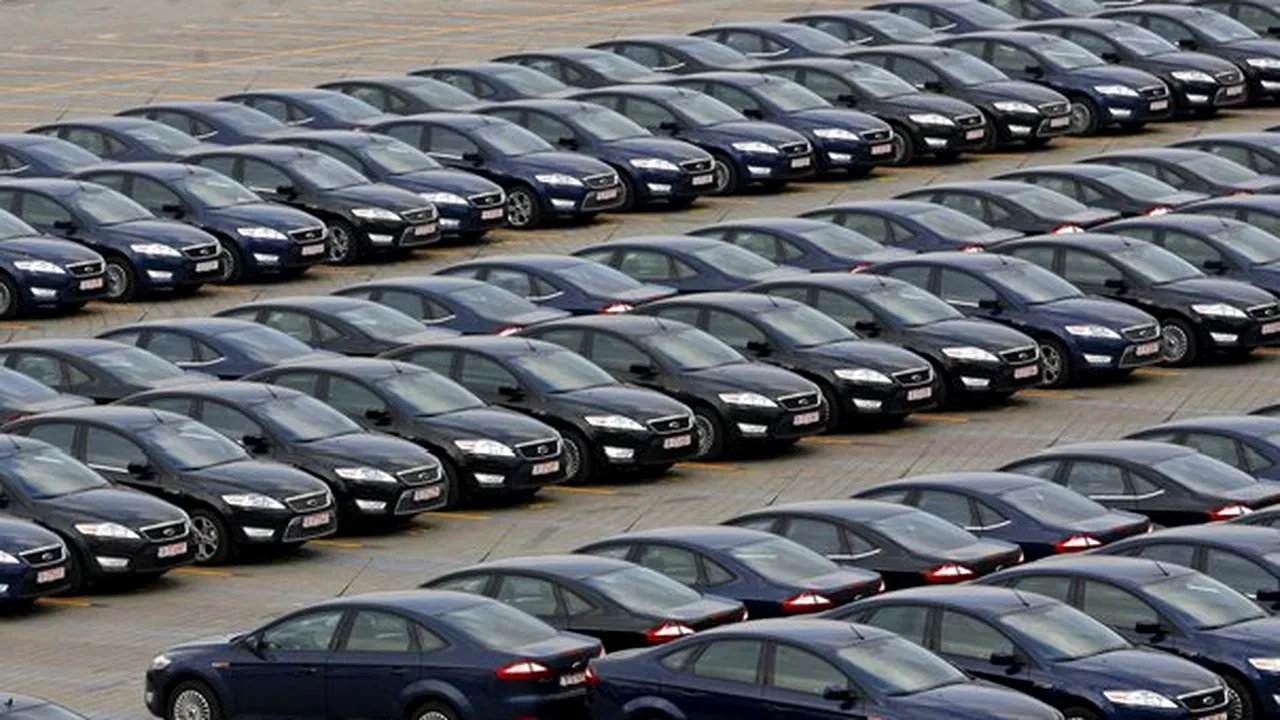 Volumul afacerilor din comerţul auto a crescut în august faţă de iulie, dar a scăzut faţă de august 2009