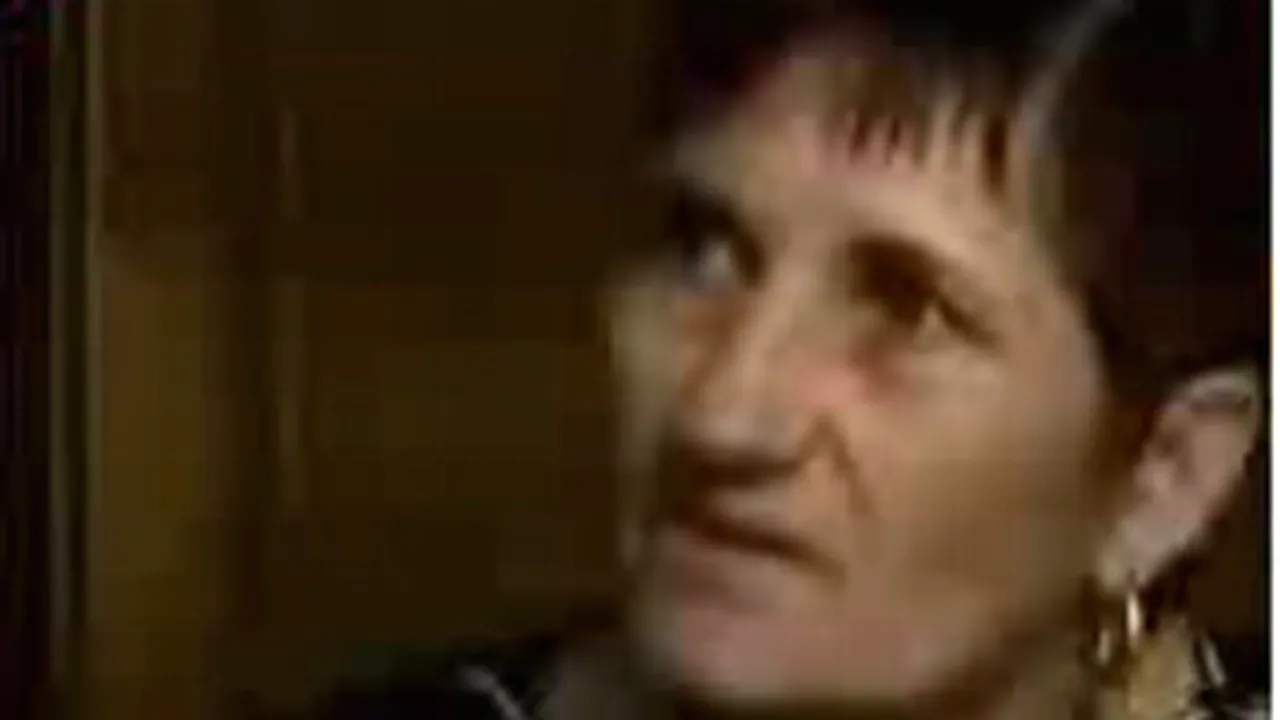 Un sacou care ar fi al Elodiei Ghinescu, găsit într-o râpă din zona Râşnov