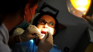 Salariul mediu al stomatologilor poate ajunge la 2.000 euro net pe lună