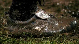 De pe Stade de France, la Galda, acolo unde noroiul era deasupra gleznei şi porcul guiţa. Poveşti inedite din Liga 3